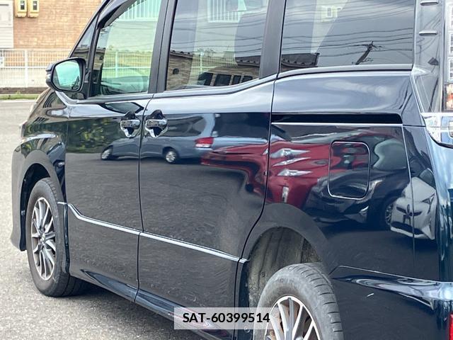 Toyota VOXY 2014-07 7812878-9