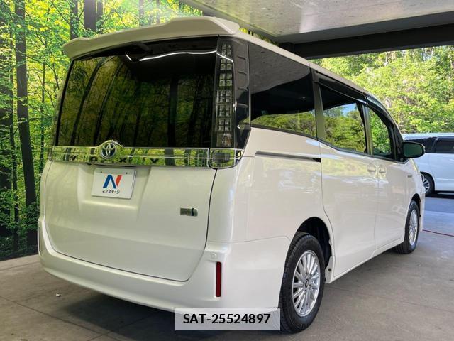 Toyota VOXY 2014-03 7813113-17