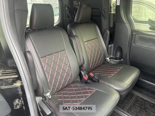 Toyota VOXY 2019-08 7813433-5
