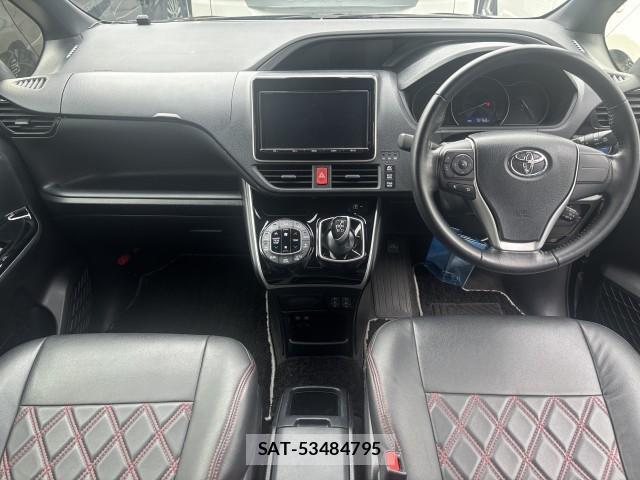 Toyota VOXY 2019-08 7813433-7