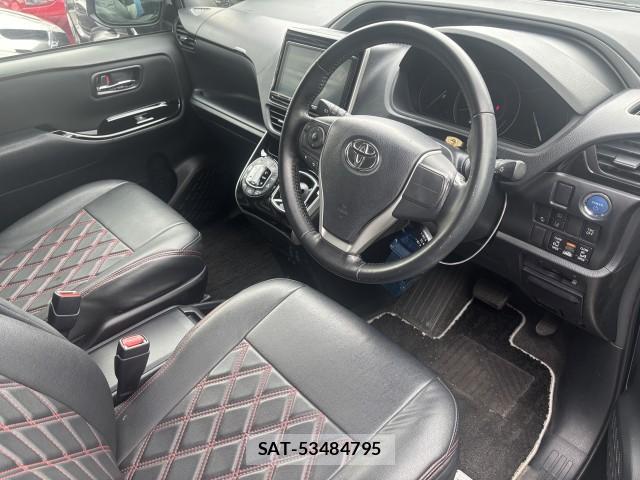 Toyota VOXY 2019-08 7813433-8