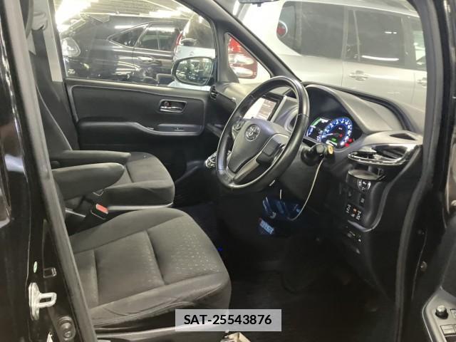Toyota VOXY 2015-08 7813465-5