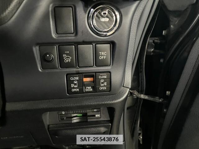 Toyota VOXY 2015-08 7813465-7