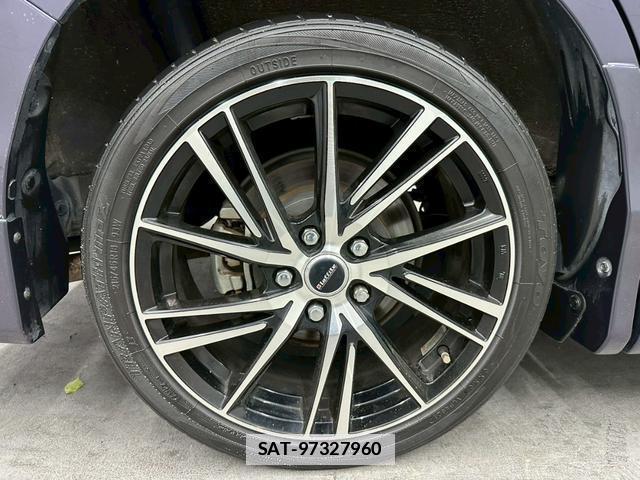 Toyota VOXY 2015-02 7813774-4