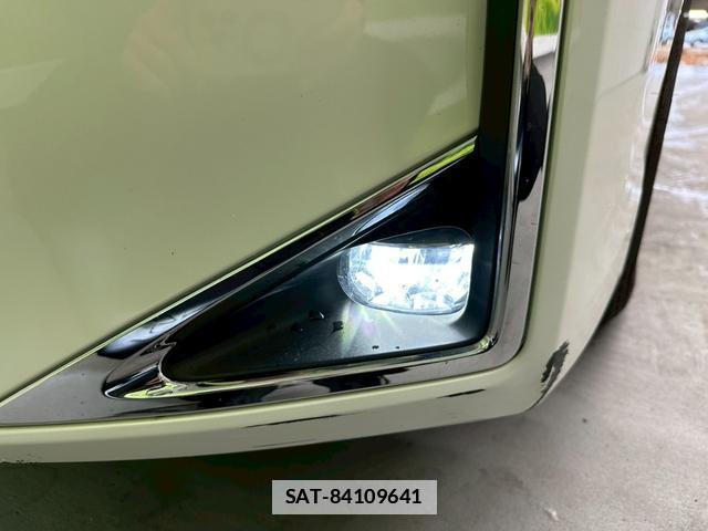 Toyota VOXY 2019-12 7813775-13
