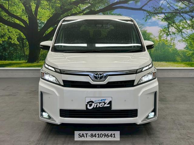 Toyota VOXY 2019-12 7813775-2