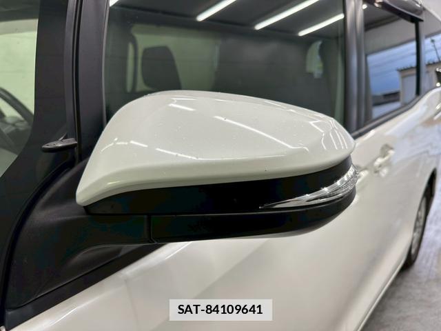 Toyota VOXY 2019-12 7813775-8