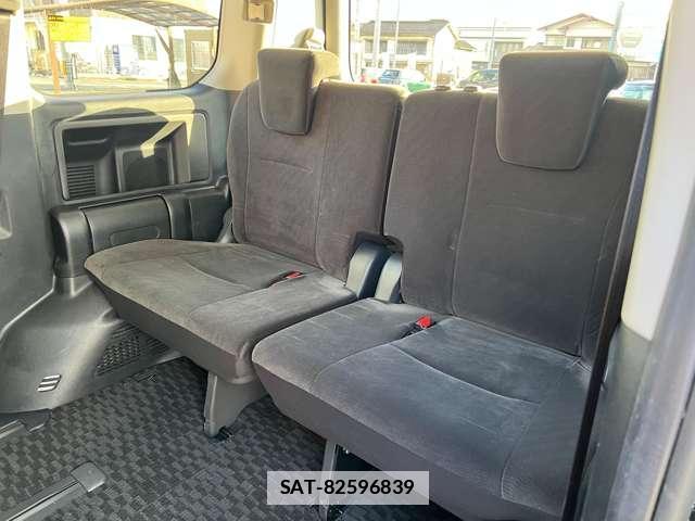 Toyota VOXY 2011-02 7813796-16
