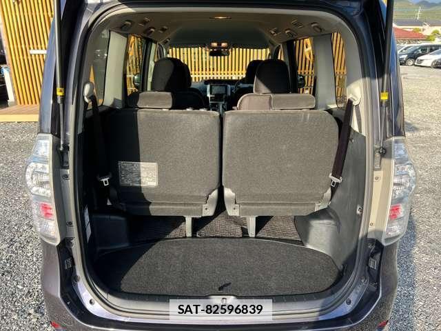 Toyota VOXY 2011-02 7813796-17