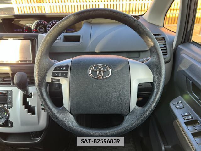 Toyota VOXY 2011-02 7813796-6