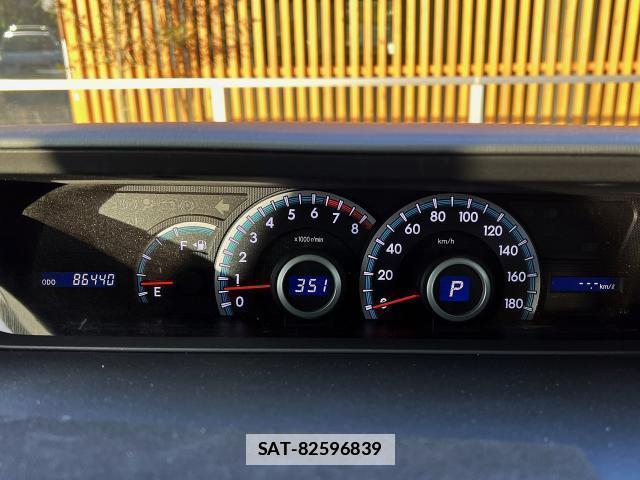 Toyota VOXY 2011-02 7813796-8