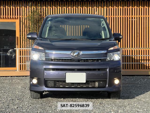 Toyota VOXY 2011-02 7813796-9