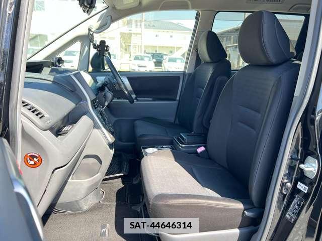 Toyota VOXY 2010-01 7813828-16