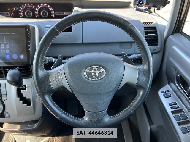 Toyota VOXY 2010-01 7813828-6