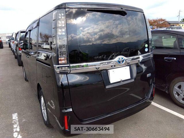 Toyota VOXY 2014-08 7813990-1
