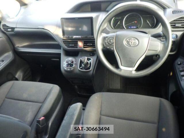 Toyota VOXY 2014-08 7813990-2