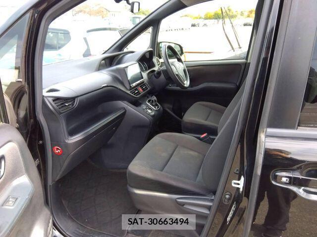 Toyota VOXY 2014-08 7813990-5