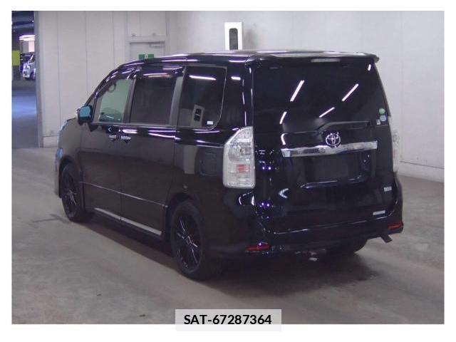 Toyota VOXY 2013-06 7814202-1