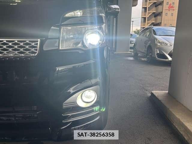 Toyota VOXY 2012-03 7814325-10