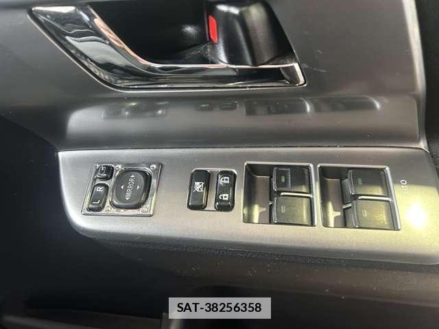 Toyota VOXY 2012-03 7814325-19