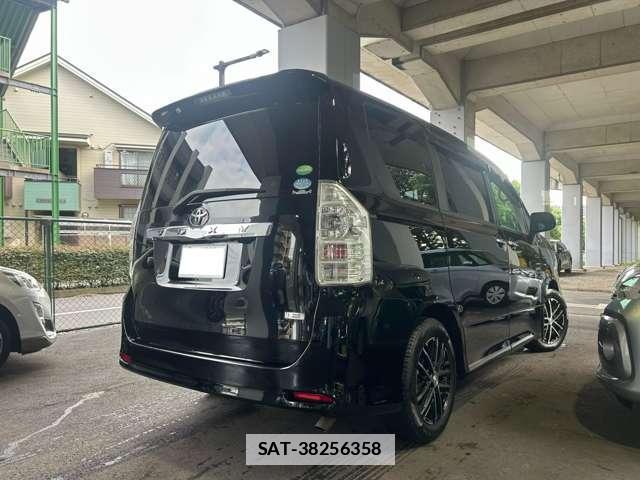 Toyota VOXY 2012-03 7814325-4