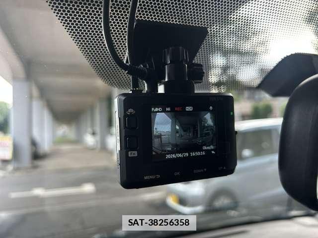 Toyota VOXY 2012-03 7814325-7