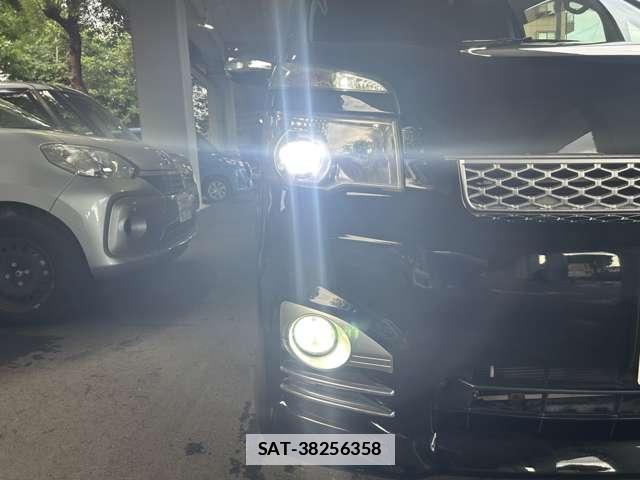 Toyota VOXY 2012-03 7814325-9