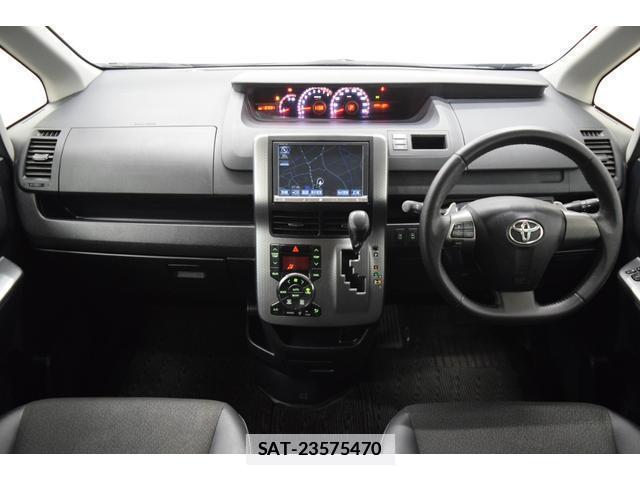 Toyota VOXY 2013-11 7814561-2