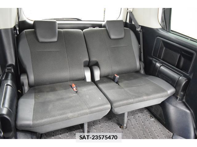 Toyota VOXY 2013-11 7814561-9