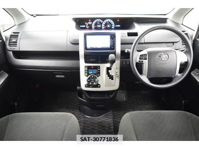Toyota VOXY 2010-09 7814567-10