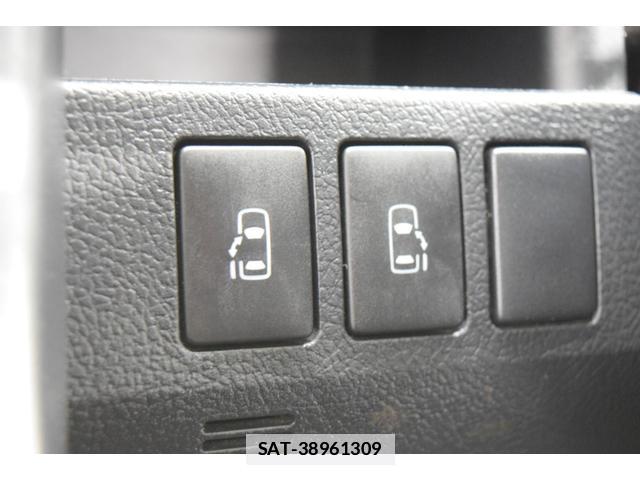 Toyota VOXY 2013-12 7814570-12
