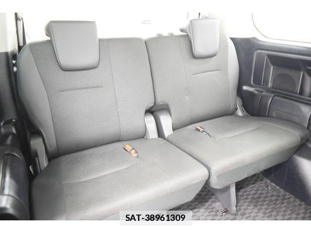 Toyota VOXY 2013-12 7814570-18