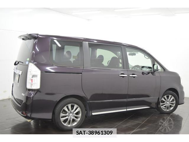 Toyota VOXY 2013-12 7814570-8