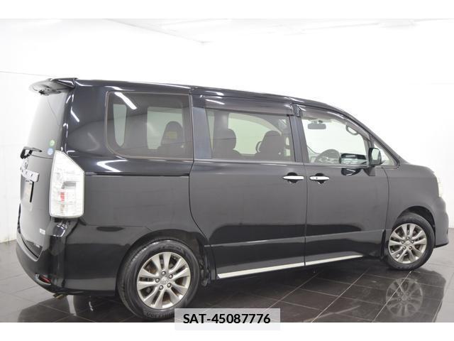 Toyota VOXY 2013-01 7814571-8