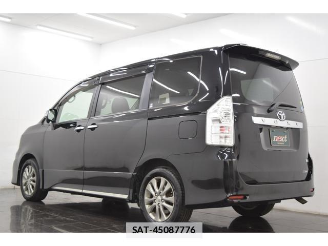 Toyota VOXY 2013-01 7814571-9