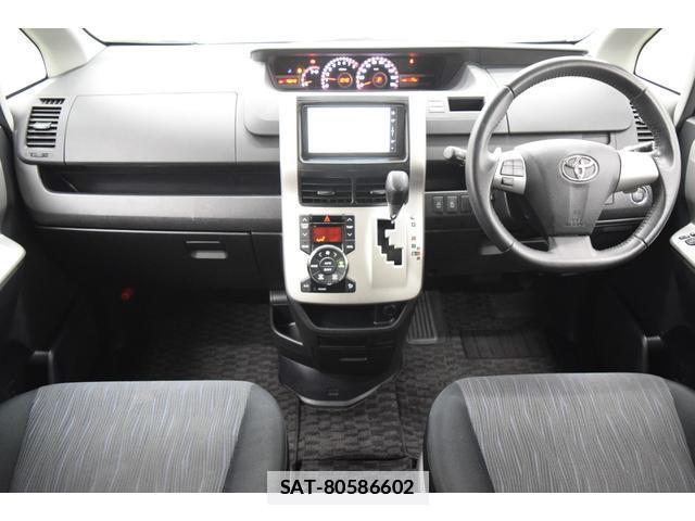 Toyota VOXY 2011-11 7814572-10