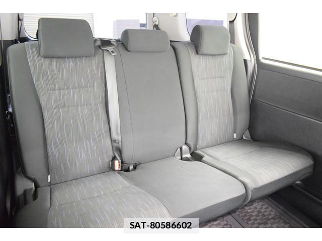 Toyota VOXY 2011-11 7814572-17