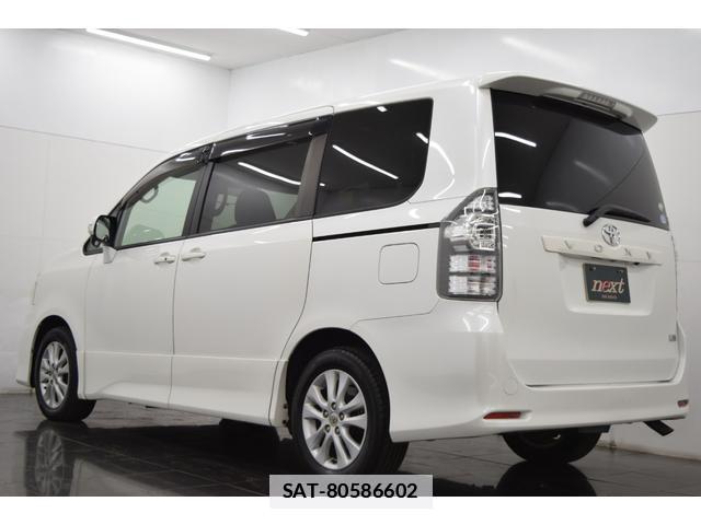 Toyota VOXY 2011-11 7814572-9