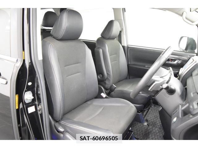 Toyota VOXY 2013-03 7814574-16
