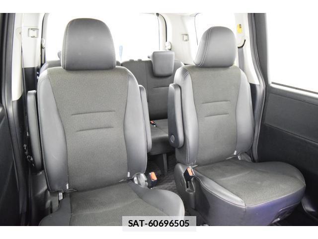 Toyota VOXY 2013-03 7814574-17