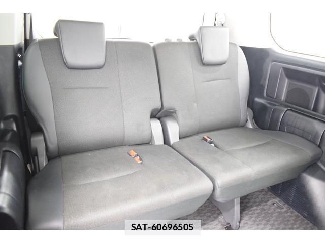 Toyota VOXY 2013-03 7814574-18