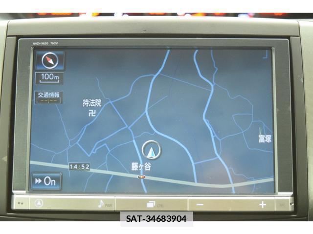 Toyota VOXY 2013-08 7814578-11