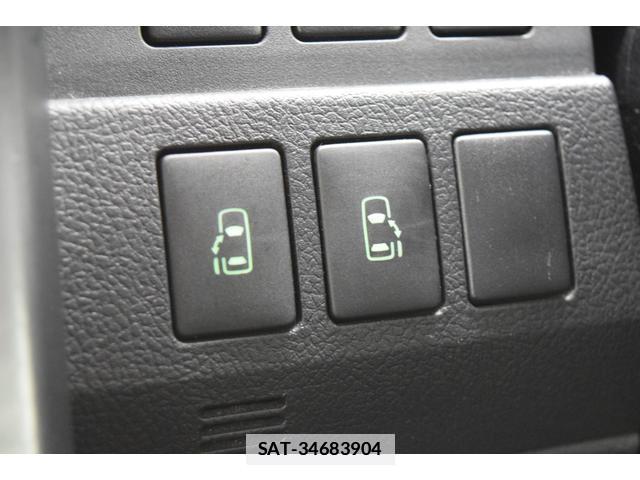 Toyota VOXY 2013-08 7814578-14