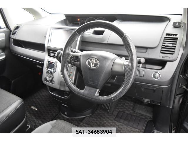 Toyota VOXY 2013-08 7814578-16