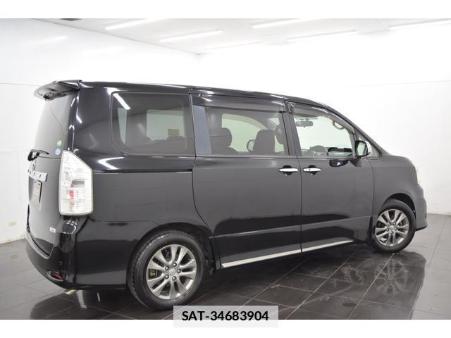 Toyota VOXY 2013-08 7814578-8