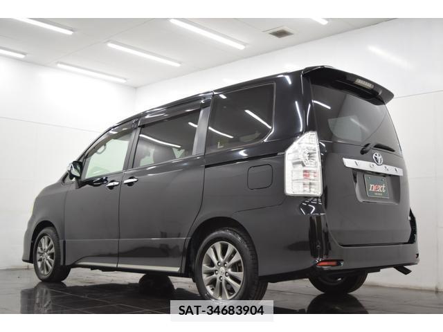 Toyota VOXY 2013-08 7814578-9