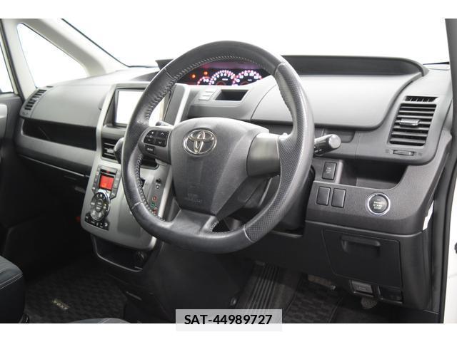 Toyota VOXY 2011-10 7814580-16