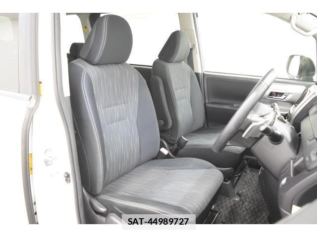 Toyota VOXY 2011-10 7814580-17