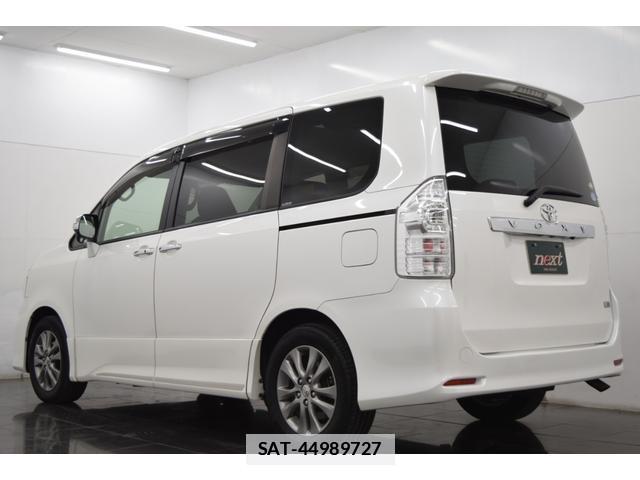 Toyota VOXY 2011-10 7814580-9