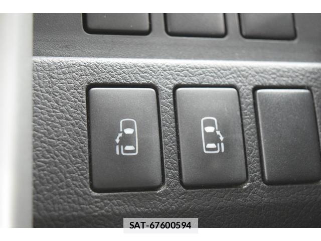 Toyota VOXY 2010-11 7814581-14